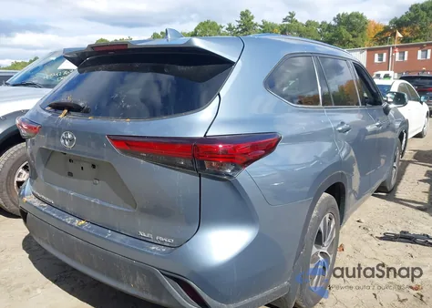 2020 Toyota Highlander Xle z USA, uszkodzony, nr VIN 5TDGZRBH8LS010577
